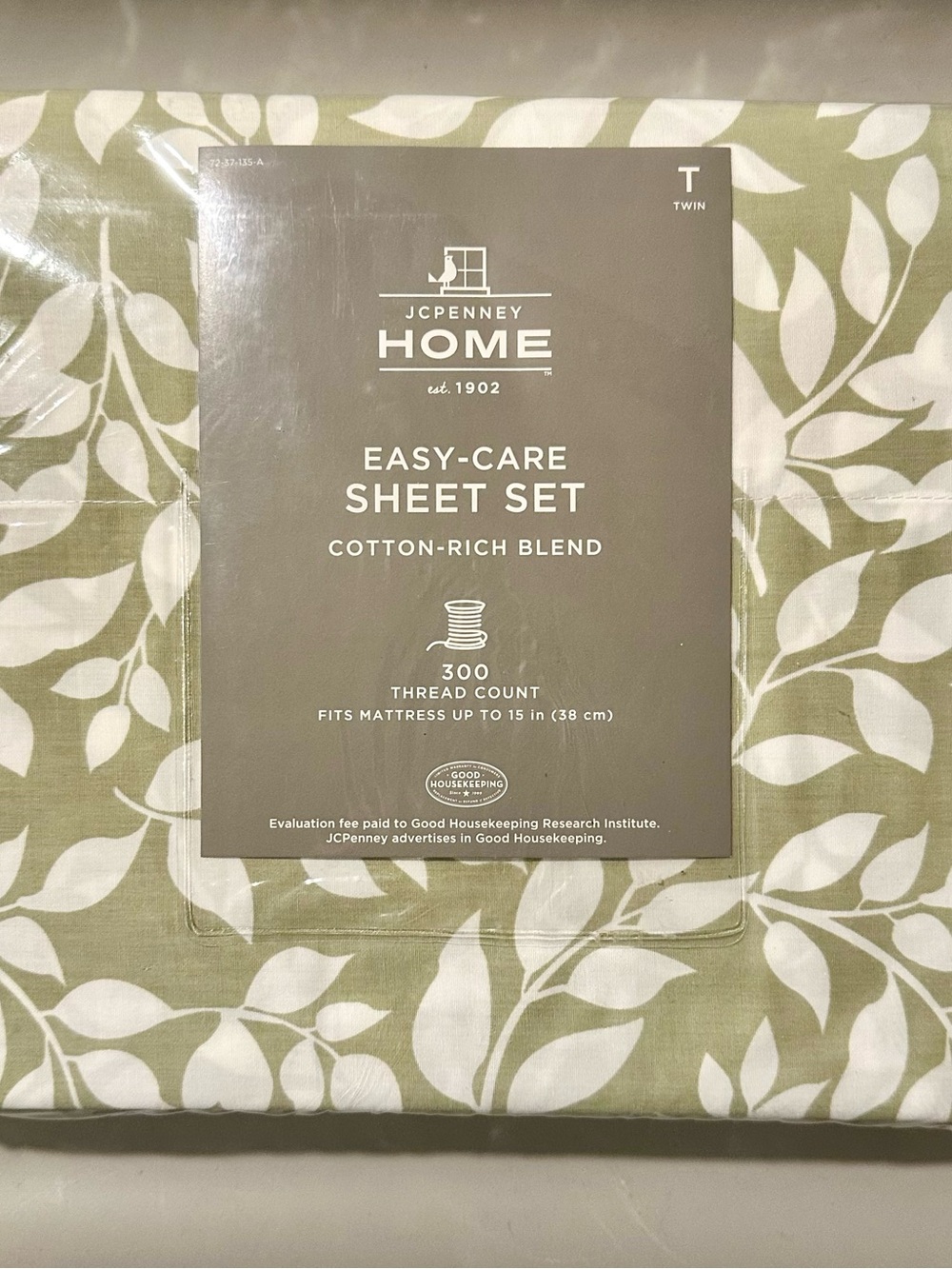 NWT Twin Sheet Set in Sage Leaf